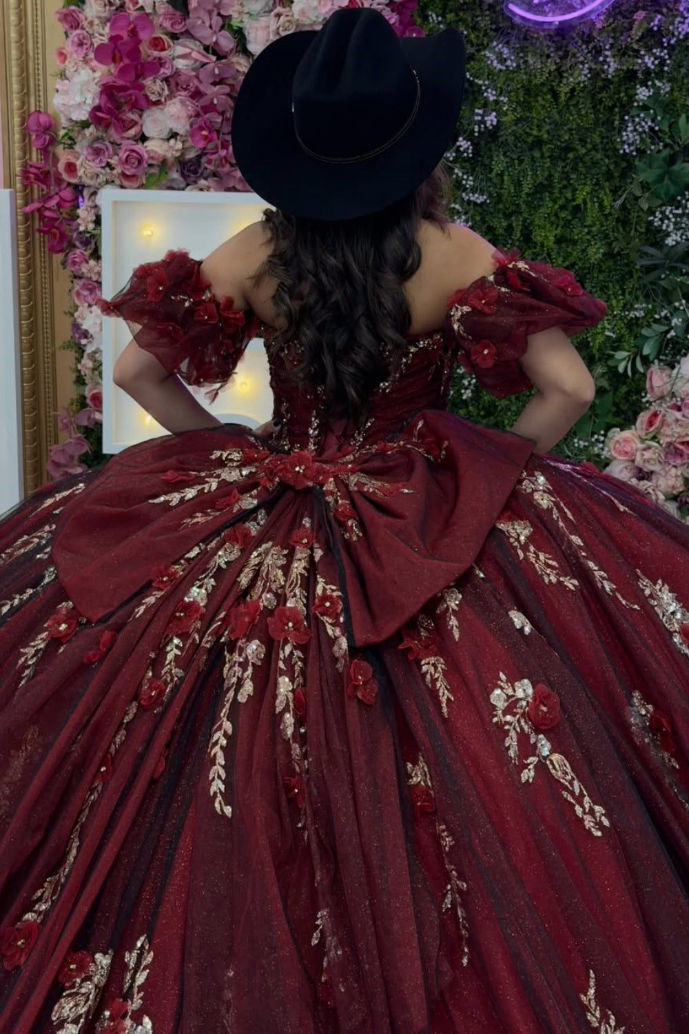 Off Shoulder Sleeveless Beaded Gold Appliques Bow Knot Burgundy Quinceañera Dress YQ1148