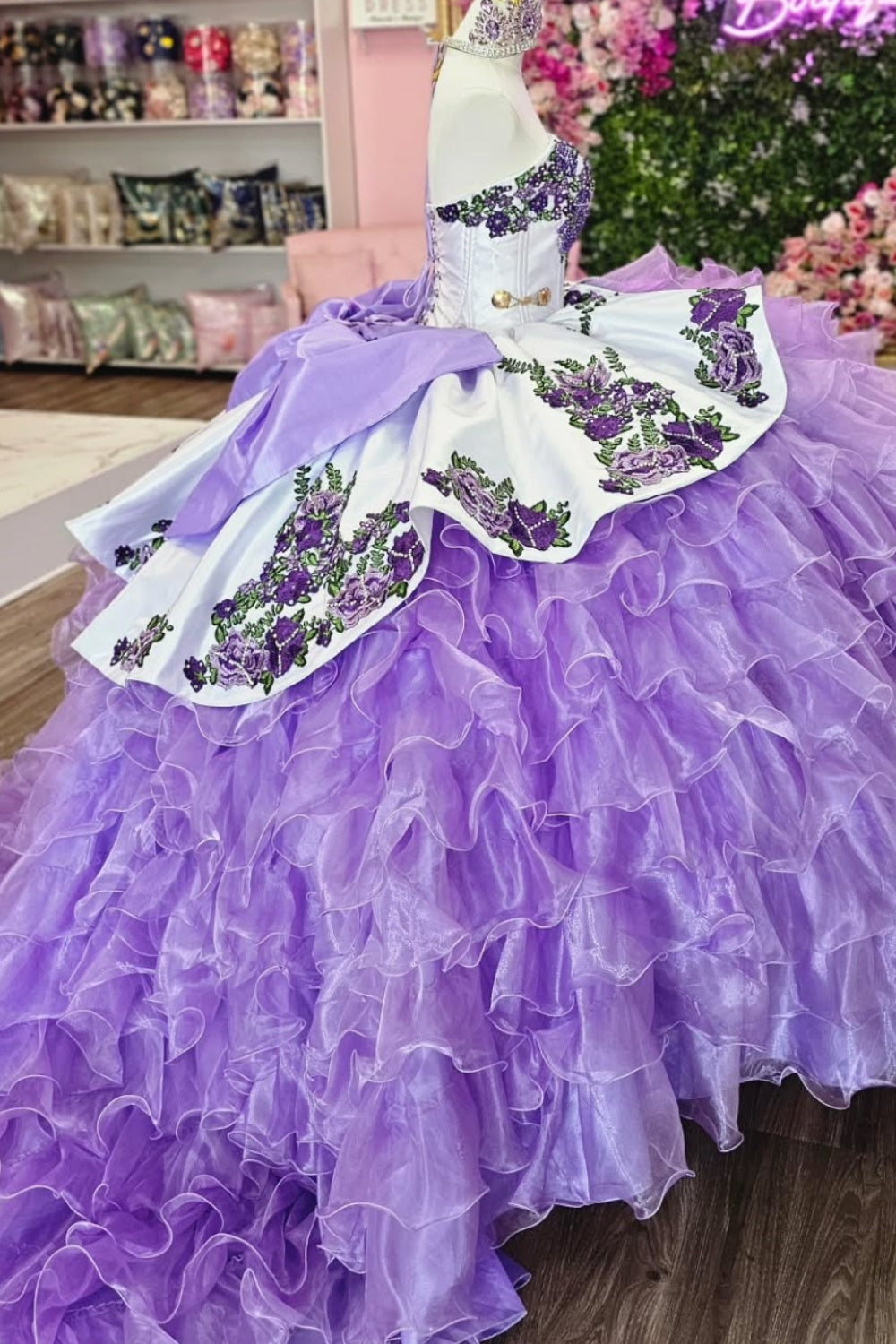 Sweetheart Sleeveless Appliques Ruffles Tiered Bow Knot Lilac Quinceañera DressYQ1149