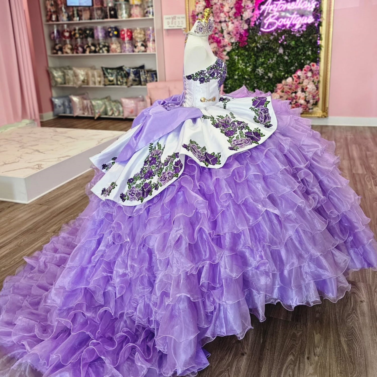 Sweetheart Sleeveless Appliques Ruffles Tiered Bow Knot Lilac Quinceañera DressYQ1149