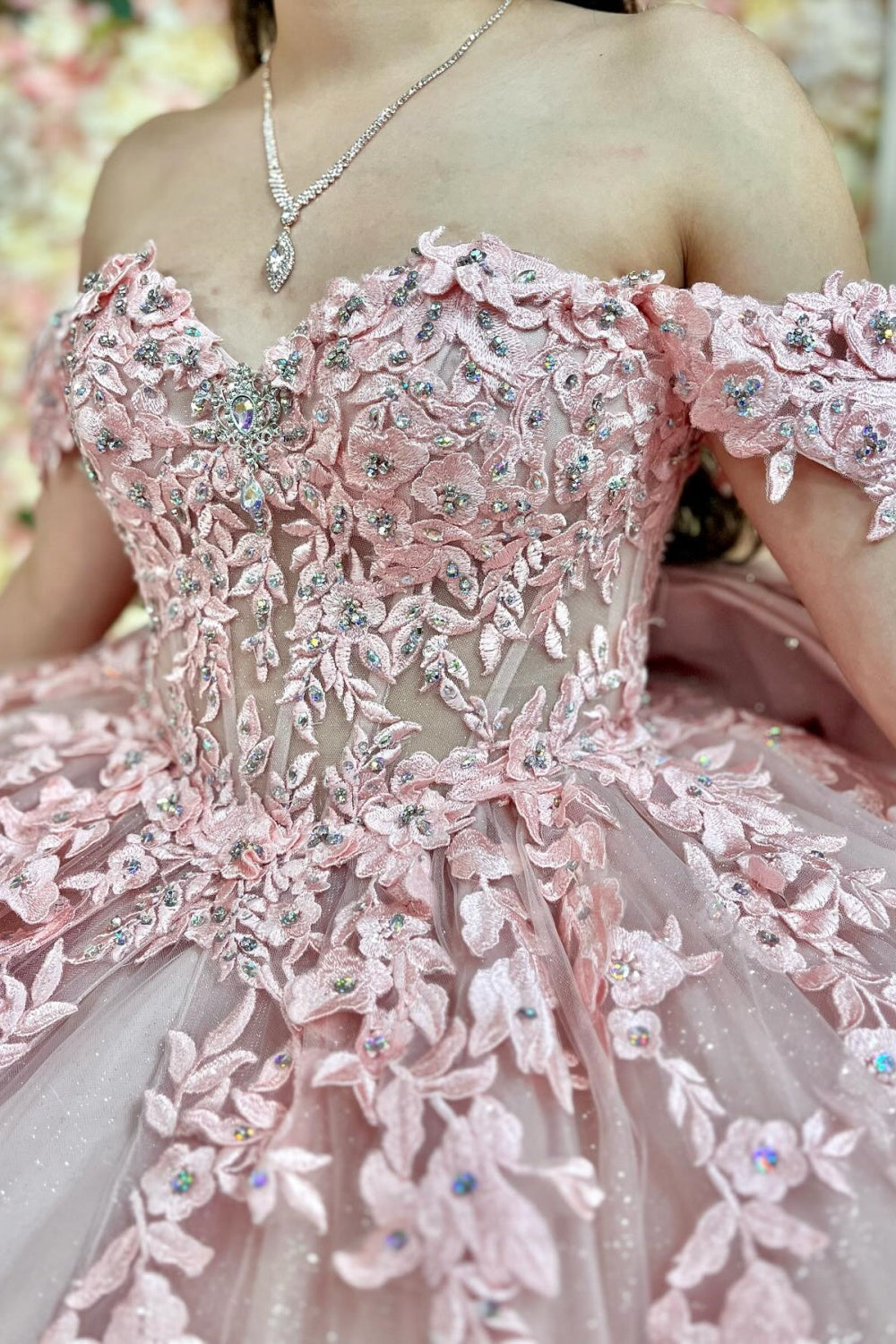 Vestido de Quinceañera Azul Marino con Lentejuelas, Apliques de Cuentas, Brillos y Escote Bardot YQ1055