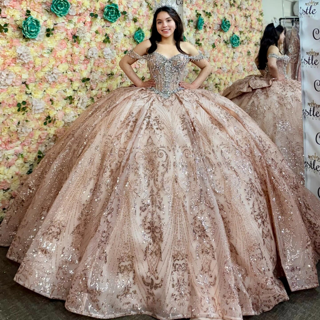 Ärmelloses Off-Shoulder-Ballkleid mit Applikationen, Rüschen, Stufenrock und Schleife, Schwarz Royalblau, Quinceañera-Kleid YQ1150