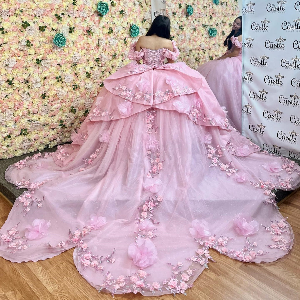 Ärmelloses Off-Shoulder-Ballkleid mit Applikationen, Rüschen, Stufenrock und Schleife, Schwarz Royalblau, Quinceañera-Kleid YQ1150