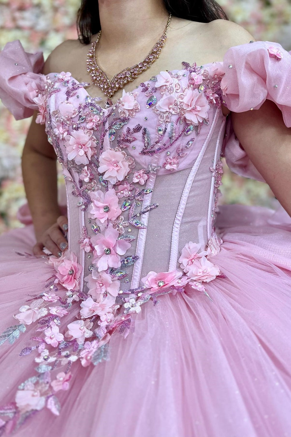 Ärmelloses Off-Shoulder-Ballkleid mit Applikationen, Rüschen, Stufenrock und Schleife, Schwarz Royalblau, Quinceañera-Kleid YQ1150