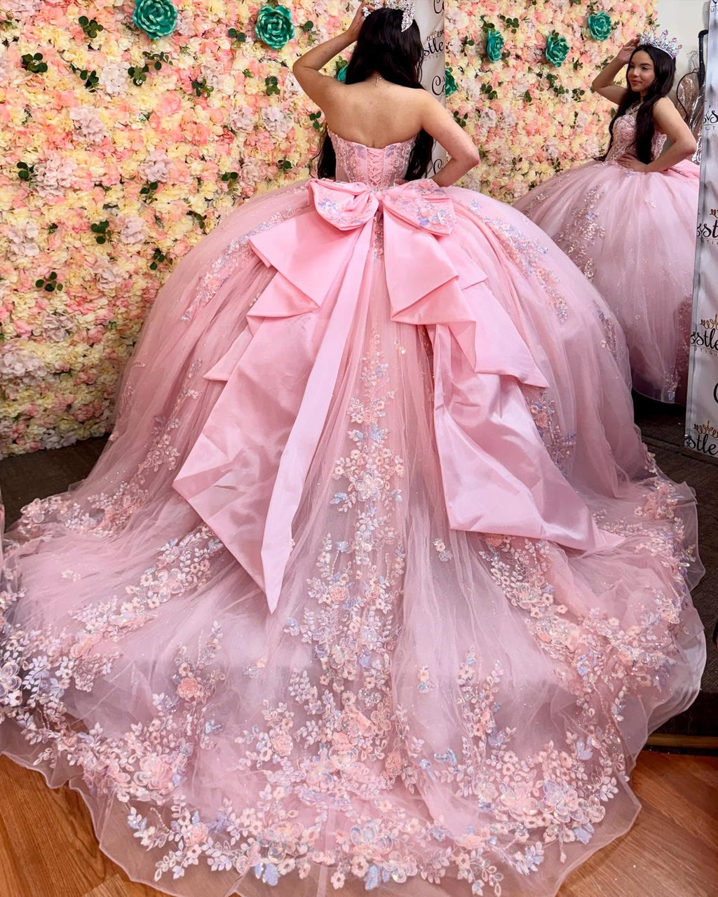Sweetheart Sleeveless Sequins Appliques Ruffles Bow Knot Pink Quinceañera Dress YQ1157