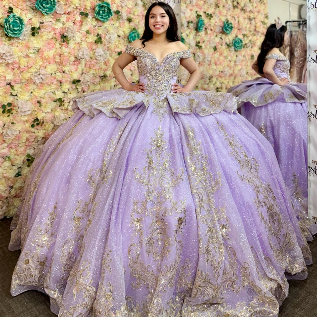 Vestido de Quinceañera Azul Marino con Lentejuelas, Apliques de Cuentas, Brillos y Escote Bardot YQ1055