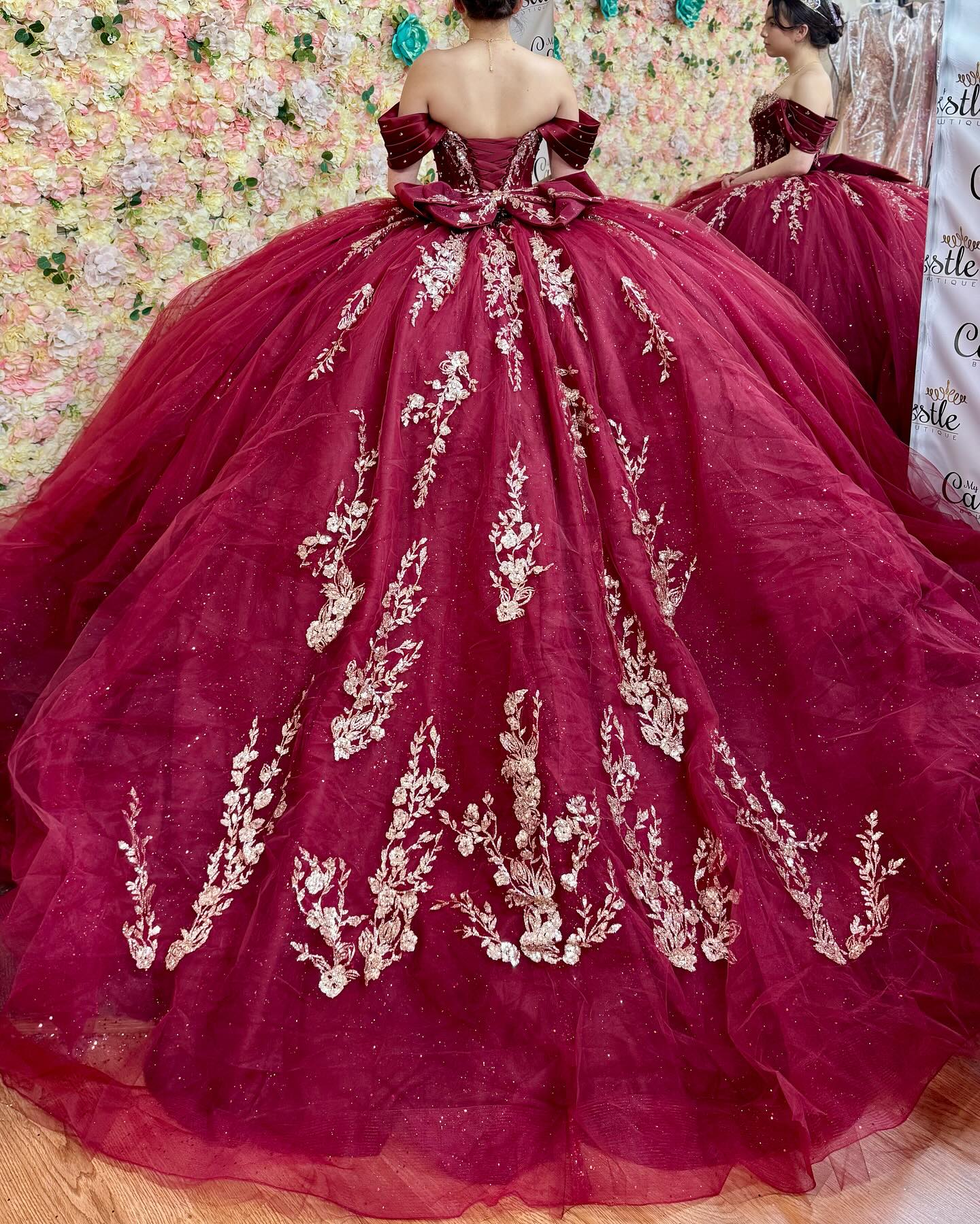 Off Shoulder Sleeveless Beaded Sequins Appliques Bow Knot Quinceañera Dress YQ1160