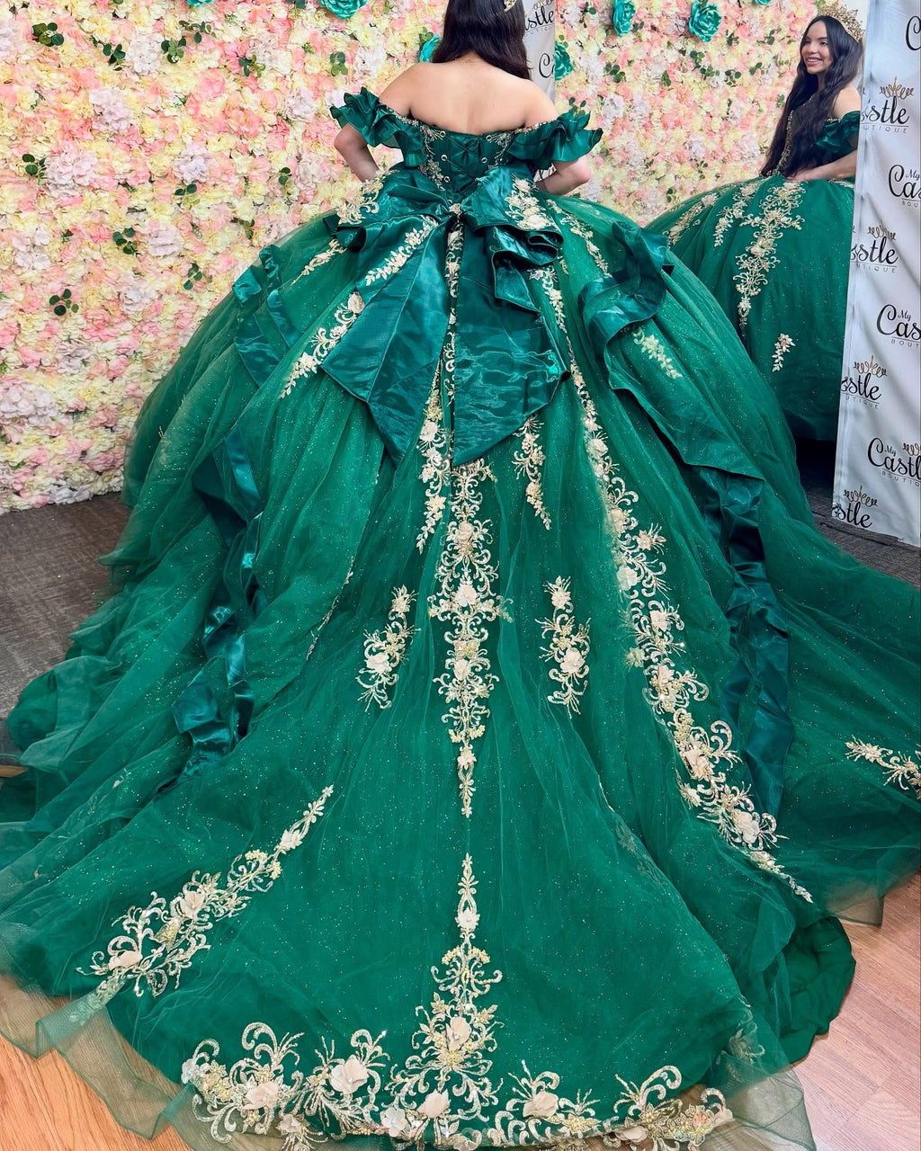 Off Shoulder Sleeveless Beaded Gold Sequins Appliques Bow Knot Dark Green Quinceañera Dress YQ1162