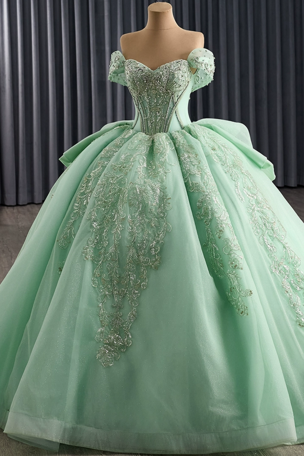 Off Shoulder Sleeveless Beaded Appliques Ruffles Bow Knot Green Quinceañera Dress YQ1179