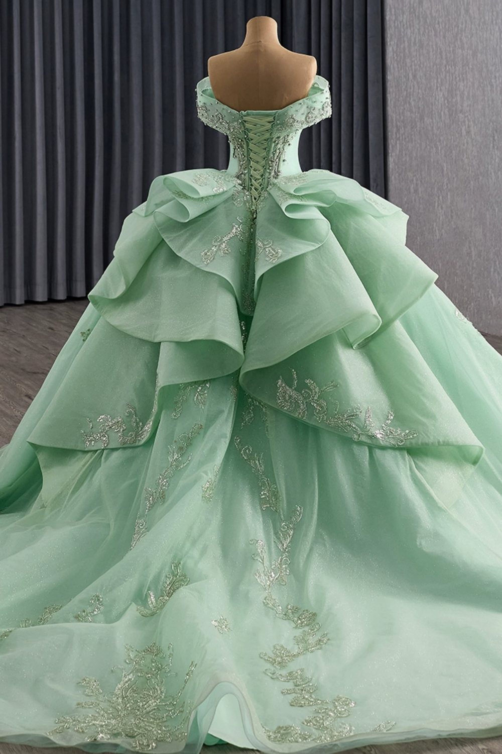 Off Shoulder Sleeveless Beaded Appliques Ruffles Bow Knot Green Quinceañera Dress YQ1179