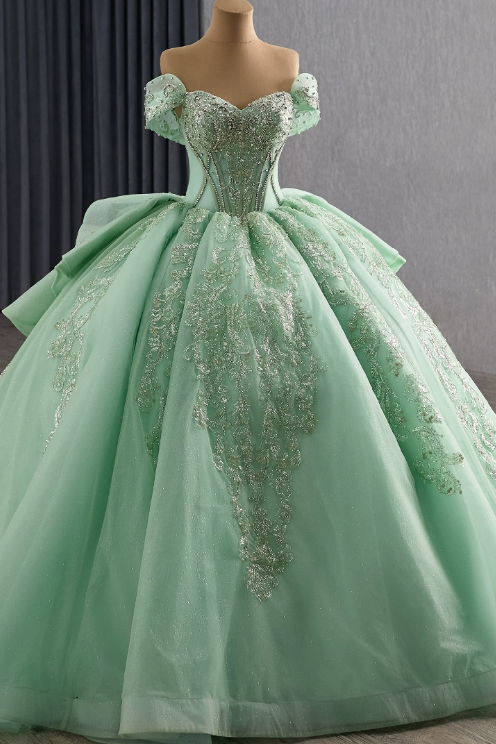 Off Shoulder Sleeveless Beaded Appliques Ruffles Bow Knot Green Quinceañera Dress YQ1179