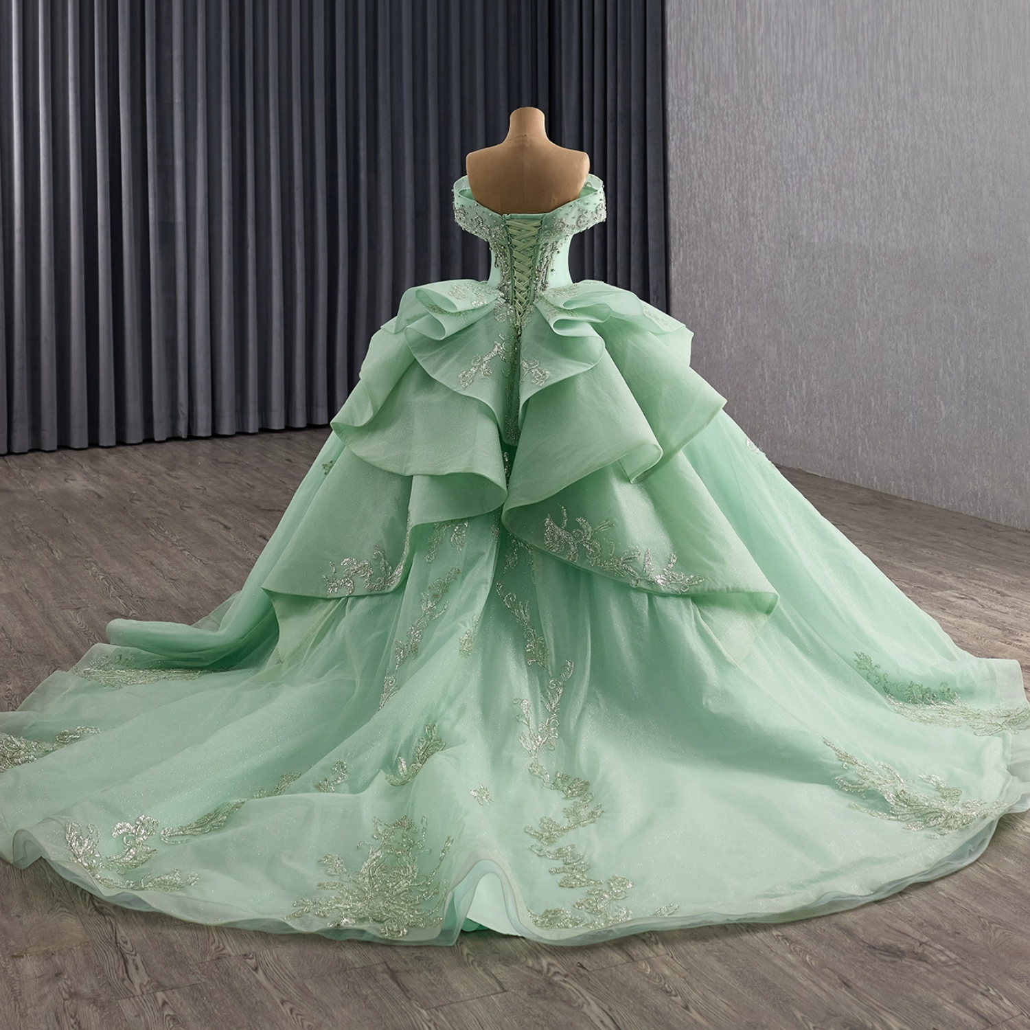 Off Shoulder Sleeveless Beaded Appliques Ruffles Bow Knot Green Quinceañera Dress YQ1179