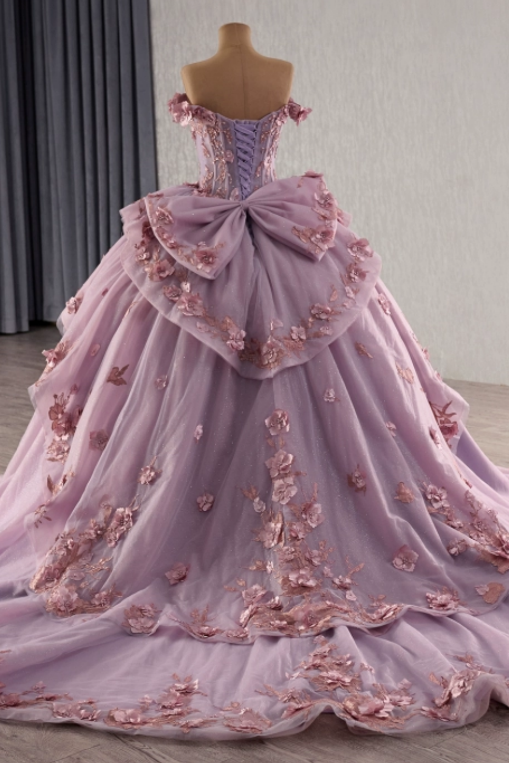 Vestido de Quinceañera Azul Marino con Lentejuelas, Apliques de Cuentas, Brillos y Escote Bardot YQ1055