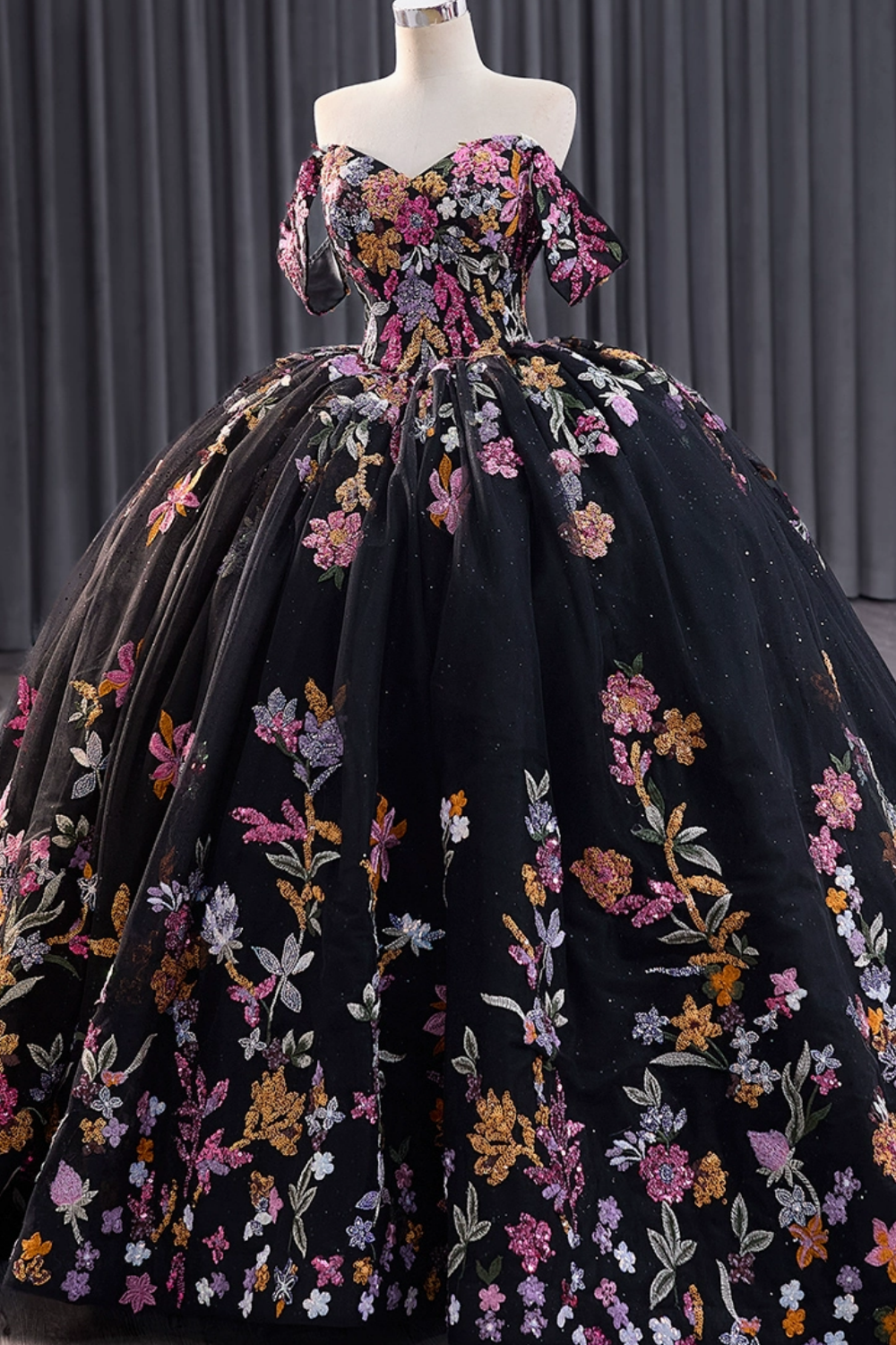 Off Shoulder Sleeveless Colorful Sequins Appliques Black Quinceañera Dress YQ1188