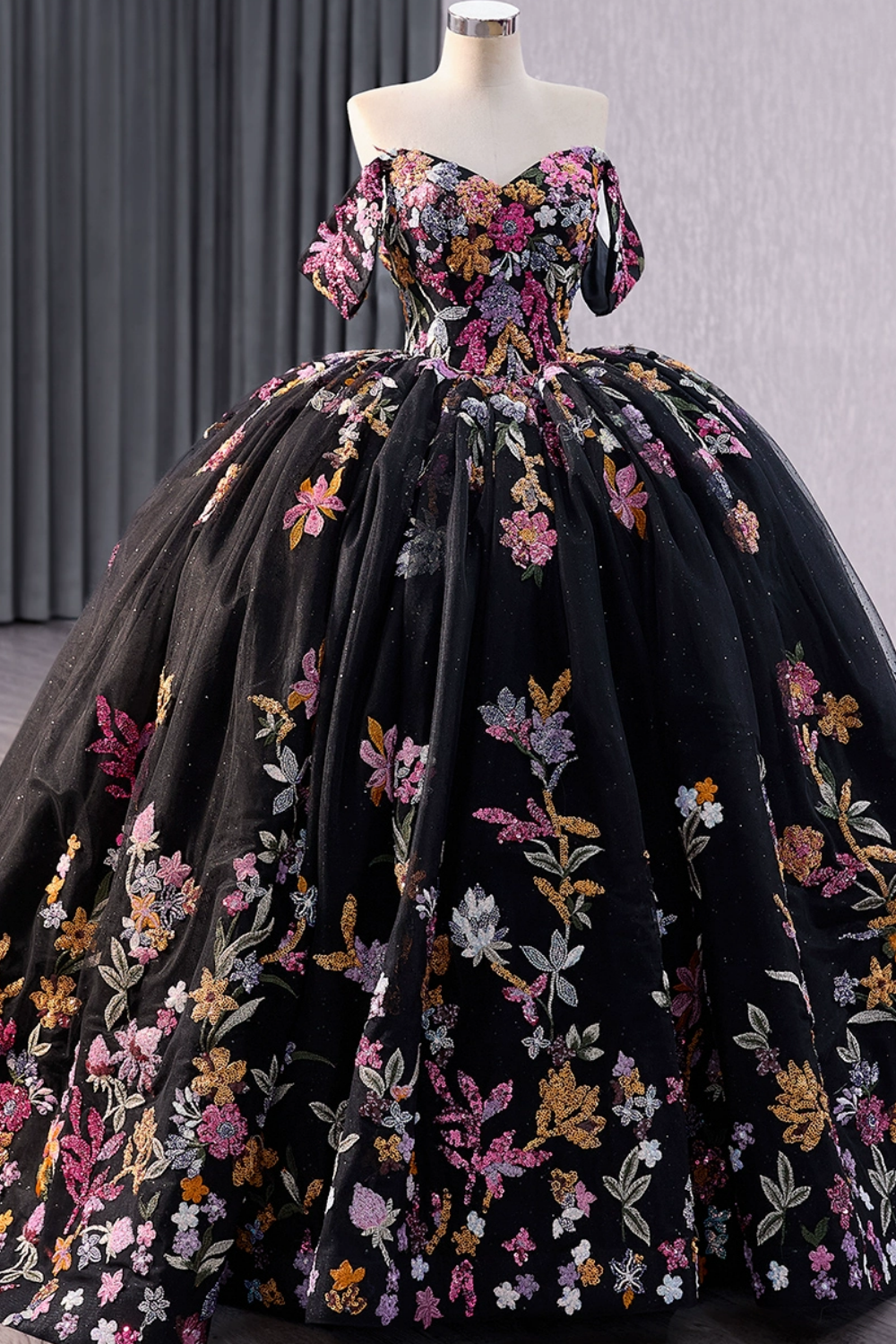 Off Shoulder Sleeveless Colorful Sequins Appliques Black Quinceañera Dress YQ1188