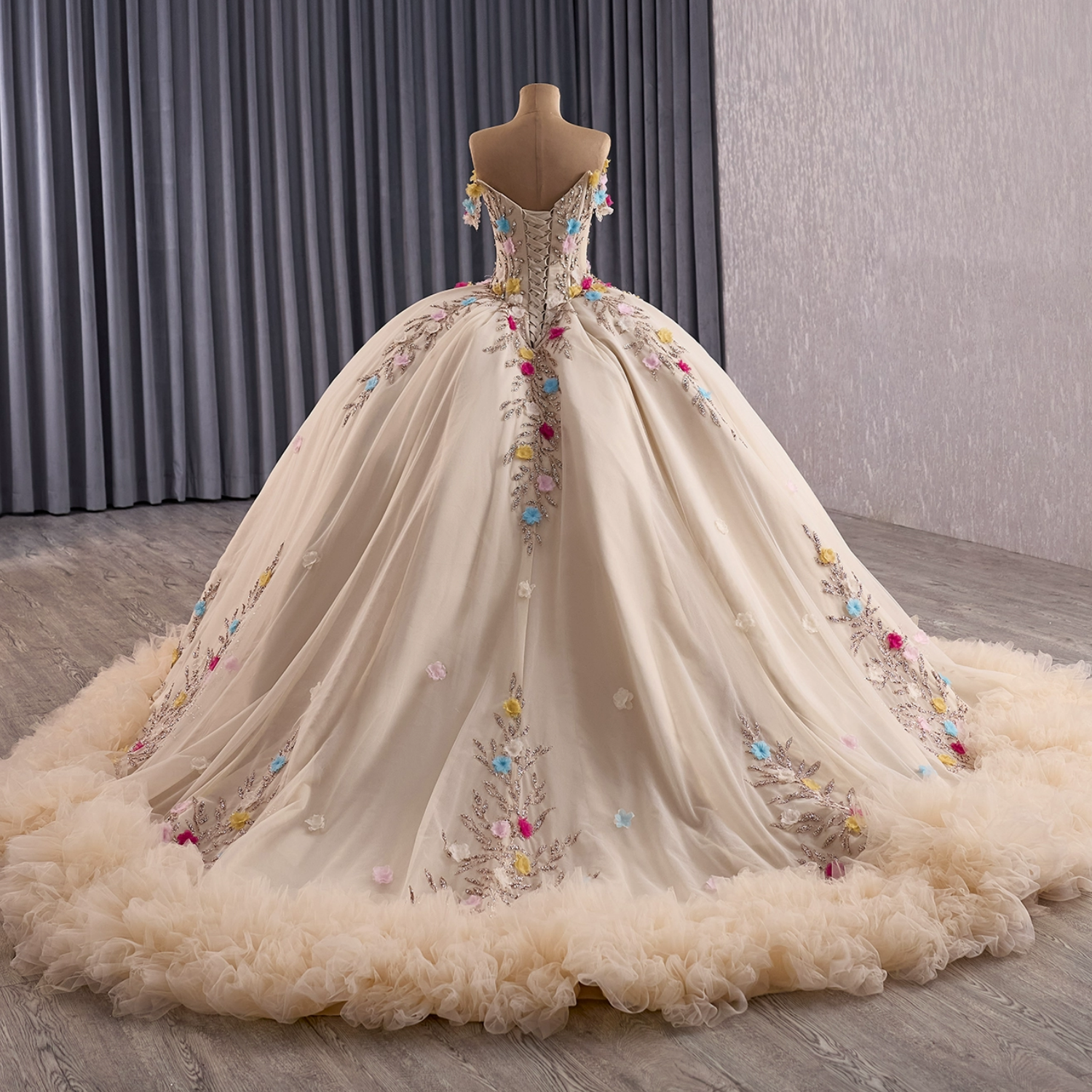 Off Shoulder Sleeveless Pleated Sequins Appliques Ruffles Quinceañera Dress YQ1189