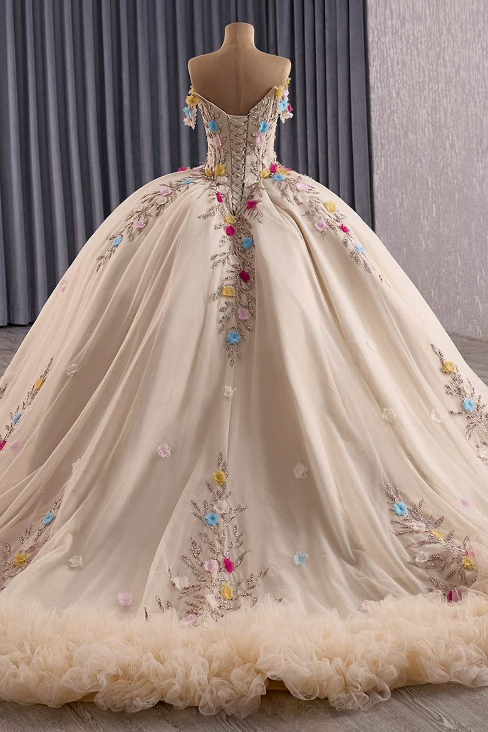 Off Shoulder Sleeveless Pleated Sequins Appliques Ruffles Quinceañera Dress YQ1189