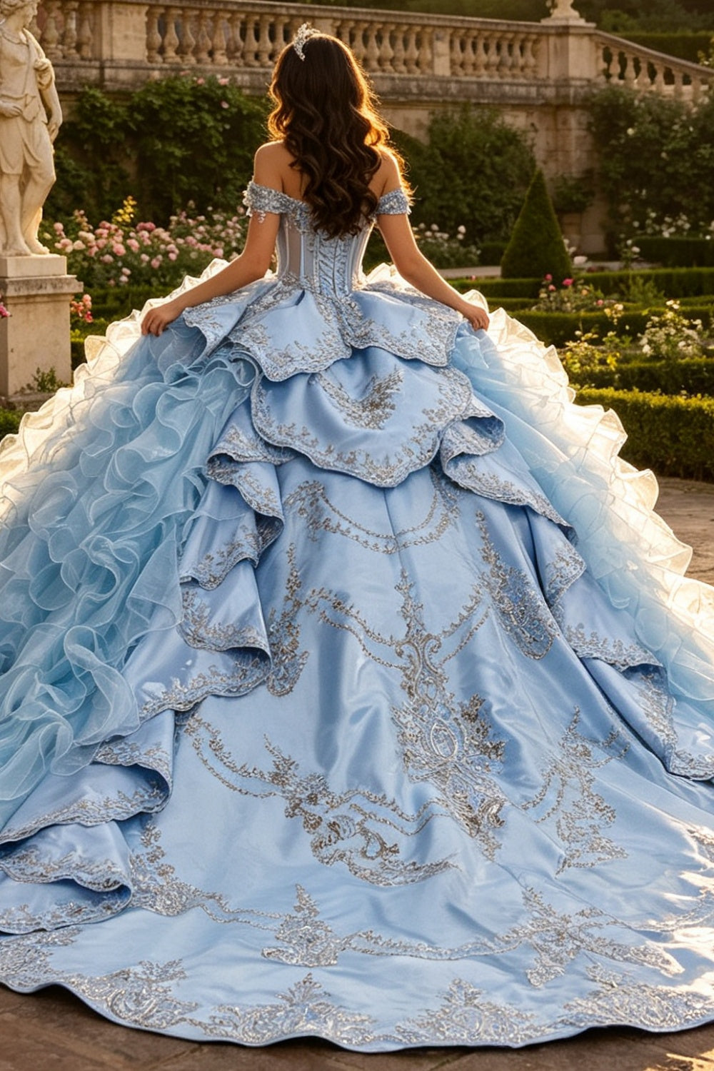 Ärmelloses Off-Shoulder-Ballkleid mit Applikationen, Rüschen, Stufenrock und Schleife, Schwarz Royalblau, Quinceañera-Kleid YQ1150